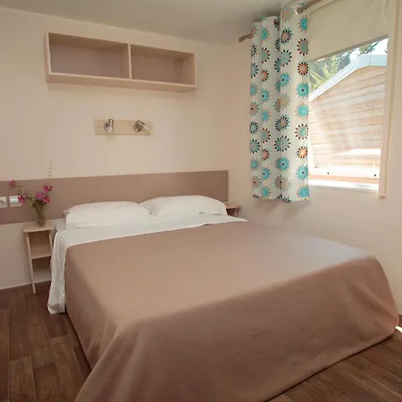 Κάμπινγκ Les Demoiselles