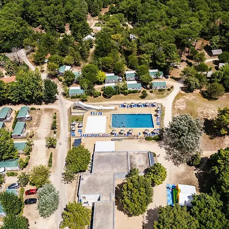 Campsite Domaine Residentiel De Plein Air Les Demoiselles Saint-Hilaire-de-Riez